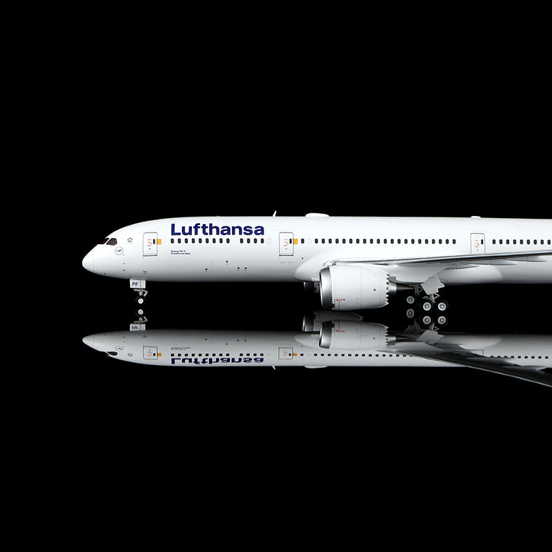Pre-Order Lufthansa 787-9 Dreamliner D-ABPF SQ Wings 1:200