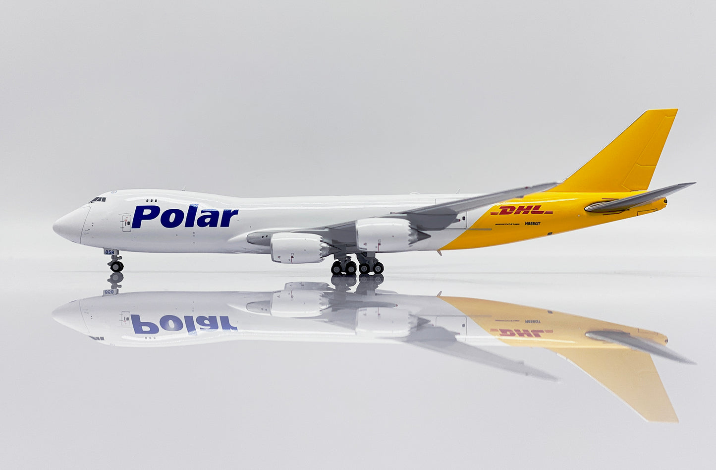 Polar Air Cargo 747-8F N858GT JC Wings 1:400