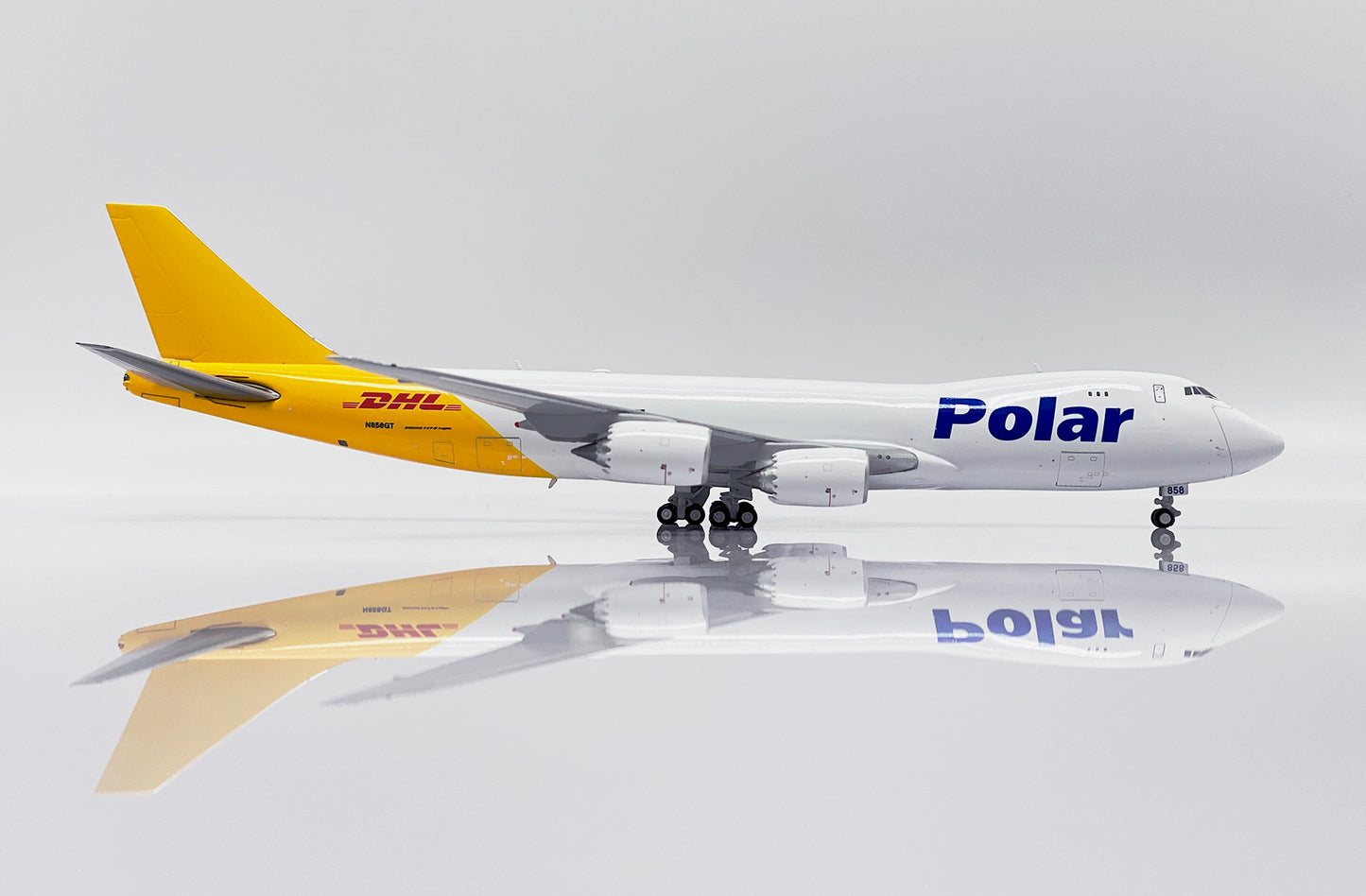 Polar Air Cargo 747-8F N858GT JC Wings 1:400