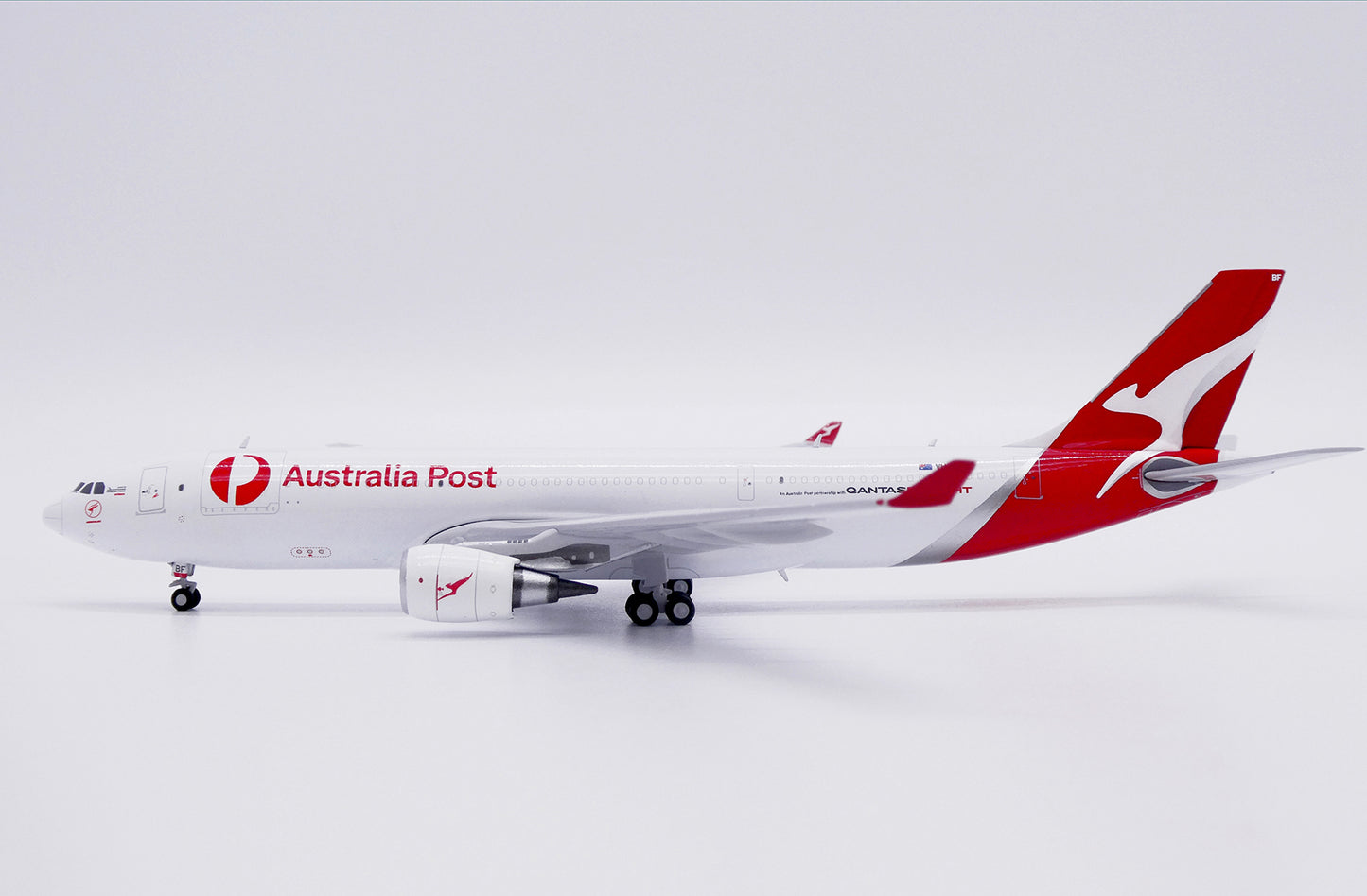 Qantas Freight A330-200F VH-EBF JC Wings 1:400
