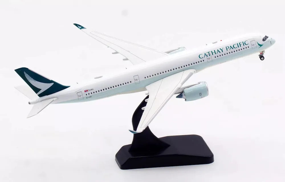 Cathay Pacific A350-900 B-LRS AV400