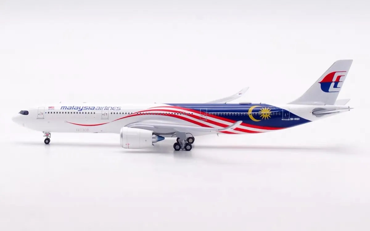 Malaysia Airlines A330-900neo 9M-MNH AV400