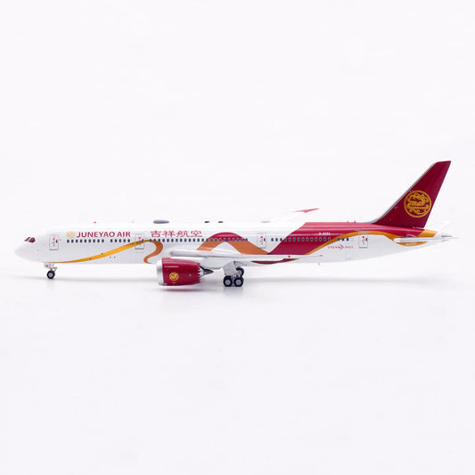 Juneyao Airlines 787-9 Dreamliner B-208A AV400